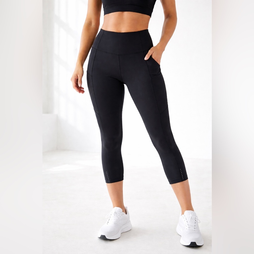 Lululemon Women's Black Fast and Free High Rise Crop 19" 7 Pocket Leggings Sz 6.